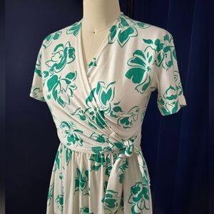 Retro Vintage Floral Dress in Green and White, Size 4